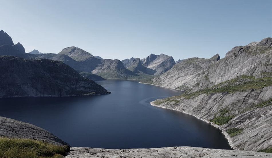 mountain-lake-norway.jpg